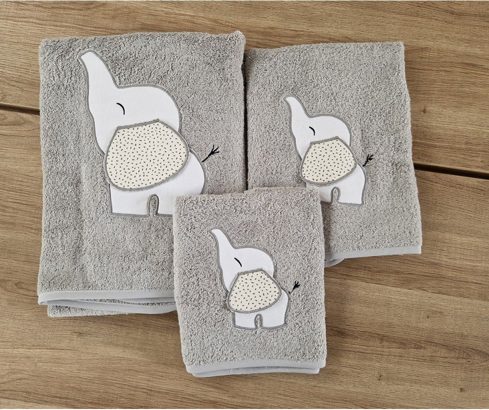 Asciugamani neonato in spugna con elefante e nome ricamato