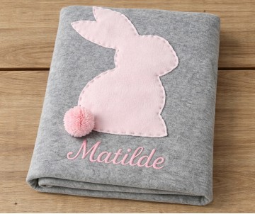copertina neonato personalizzata con nome  grigia con coniglietto rosa
