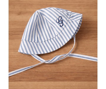 Cappellino estivo neonato righe azzurre personalizzato con iniziale ricamata