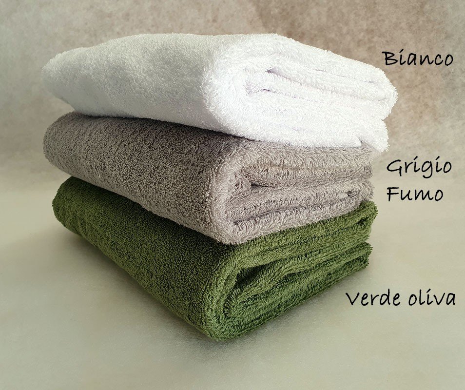 Set Asciugamani in 3 misure personalizzato con nome Ricamato